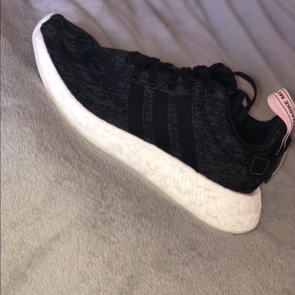Women’s Nmd R2 - Picture 3 of 4